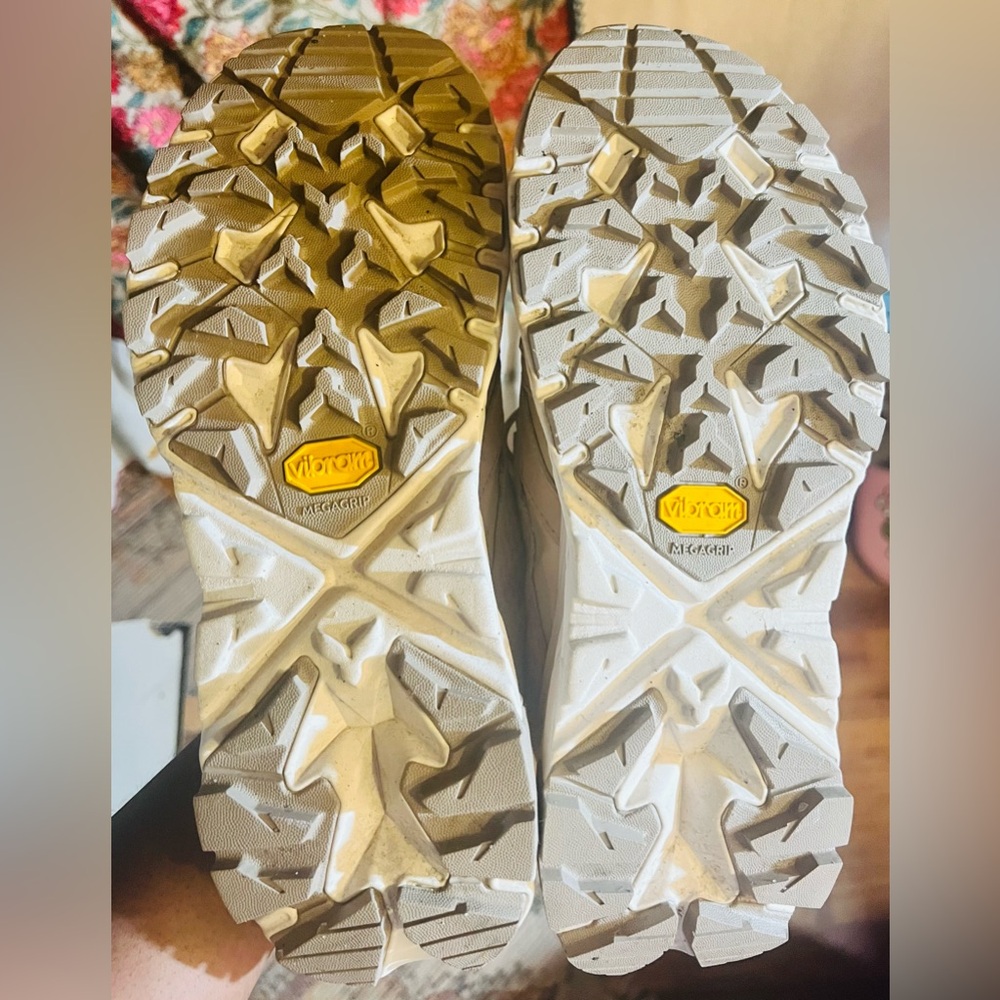 Hoka U Anacapa Low GTX in Sand/EggNog - Picture 4 of 6
